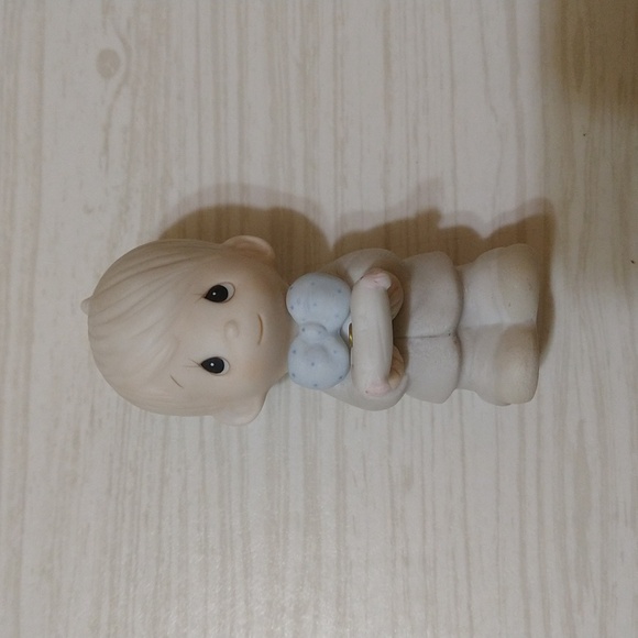 Vintage 1983 Ring Bearer Precious Moments Figurine - Picture 2 of 4